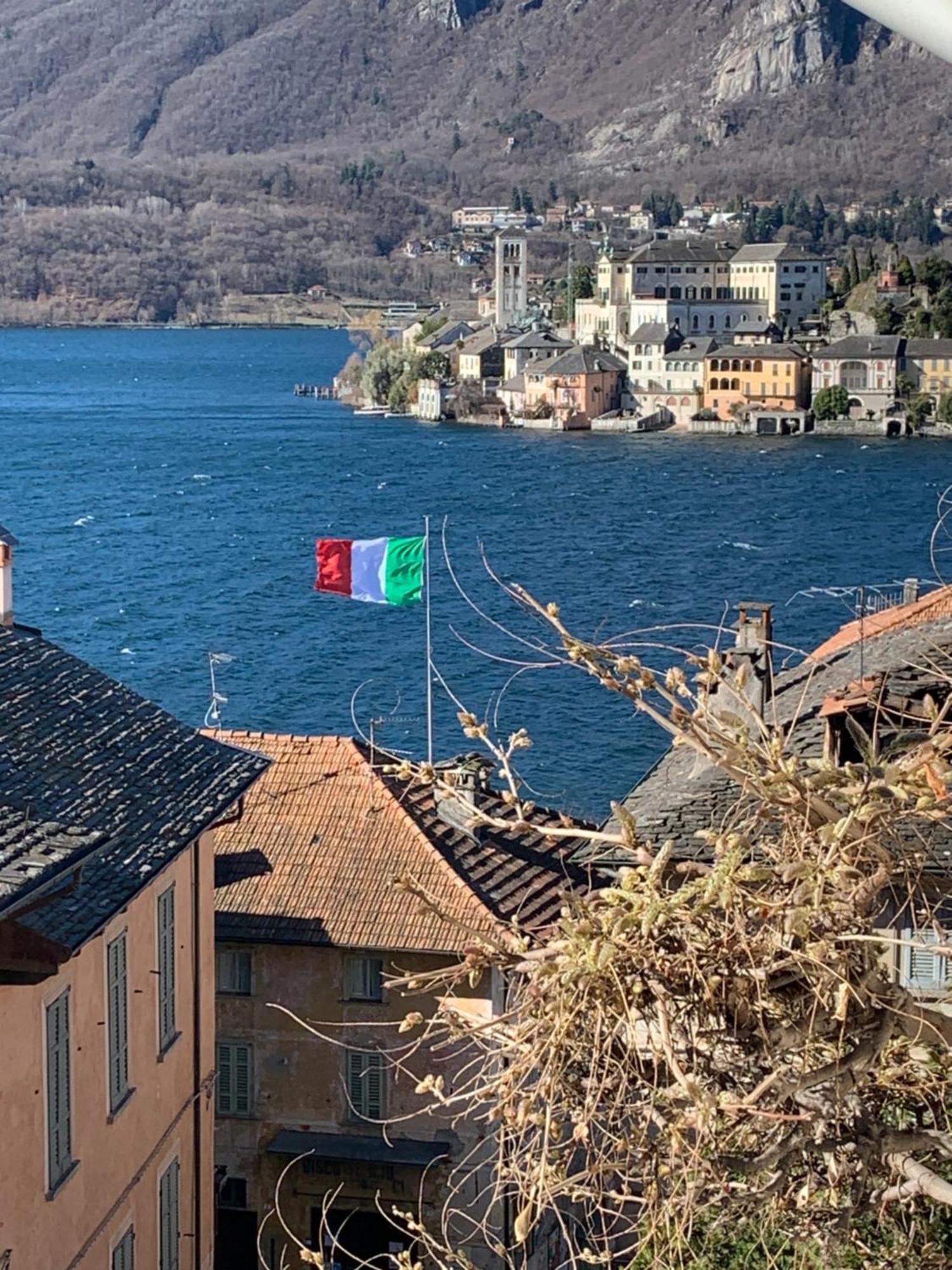 -Ortaflats- Appartamenti Imbarcadero & Palazzotto Orta San Giulio Exterior photo